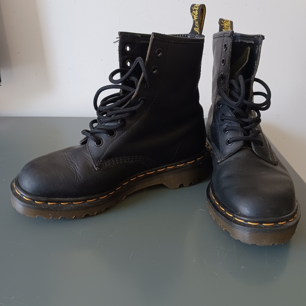 Dr. Martens Vintage 8 Hole Boots